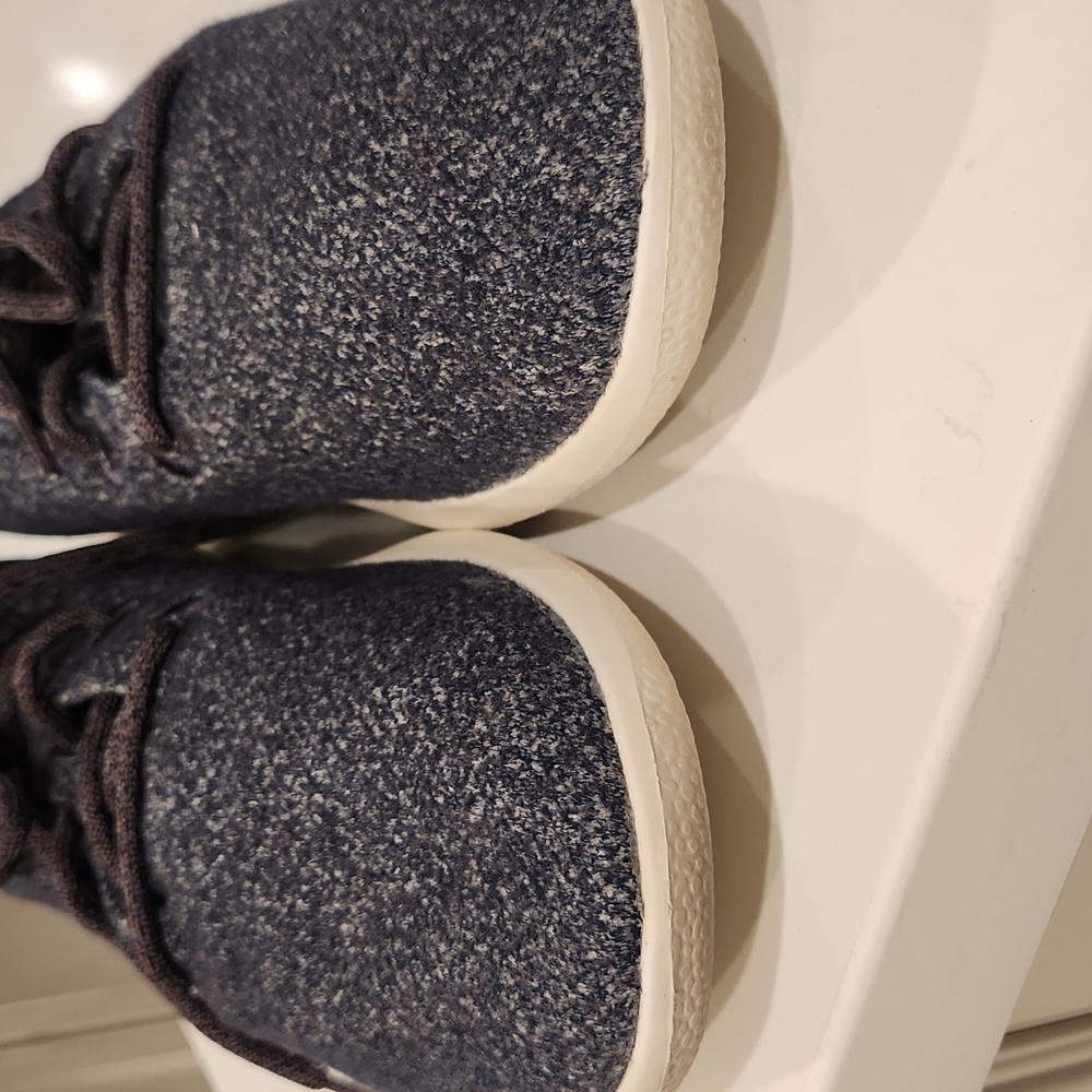 ALLBIRDS | $125 Men's Wool Runners - Picture 5 of 8